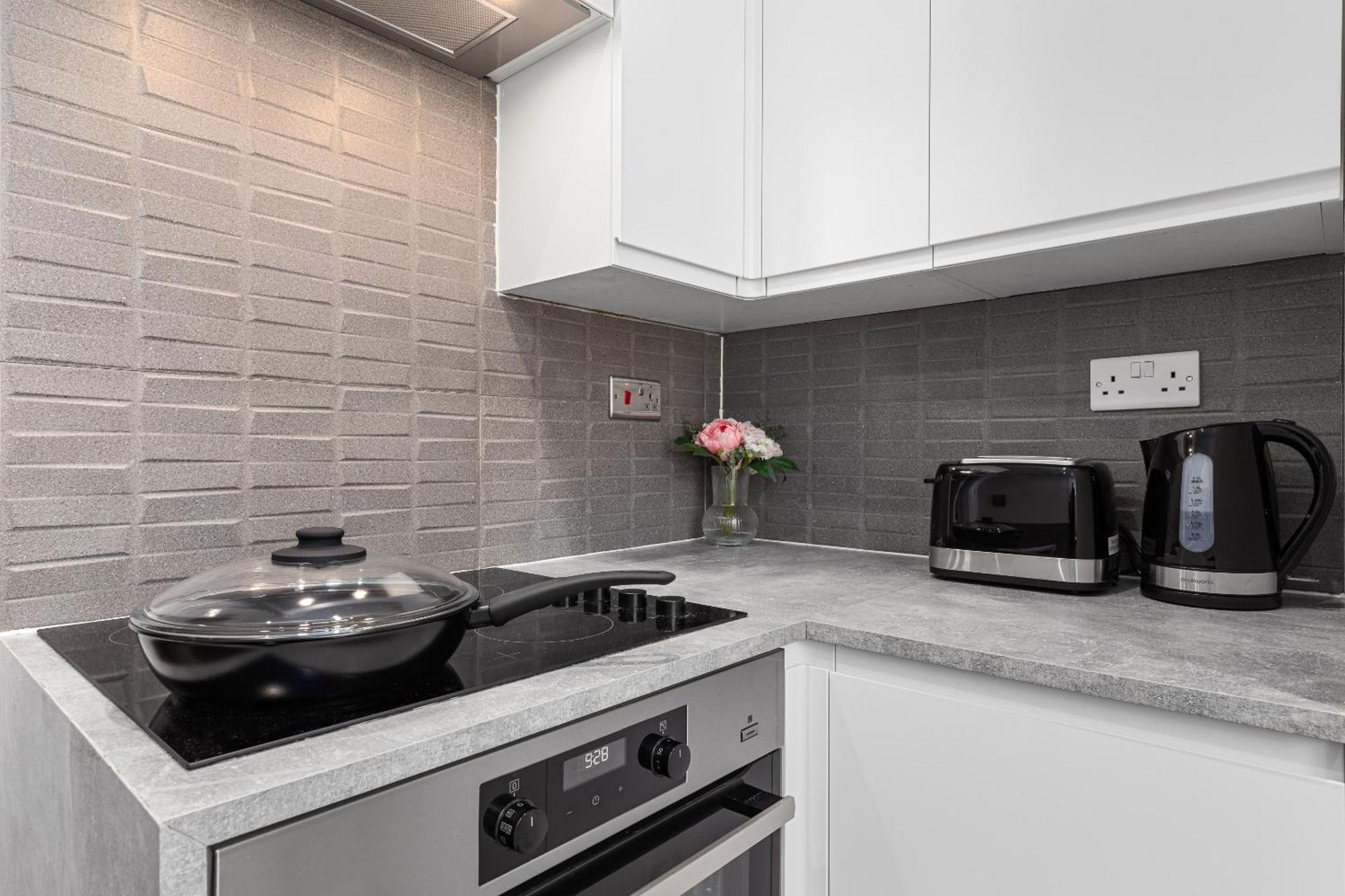 Central London Luxury, Relaxing Apartment! 2 Mins From Paddington Station! Exterior photo