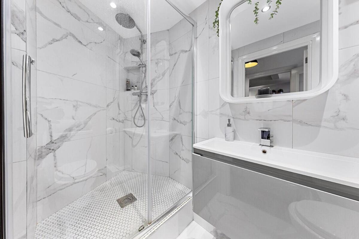 Central London Luxury, Relaxing Apartment! 2 Mins From Paddington Station! Room photo